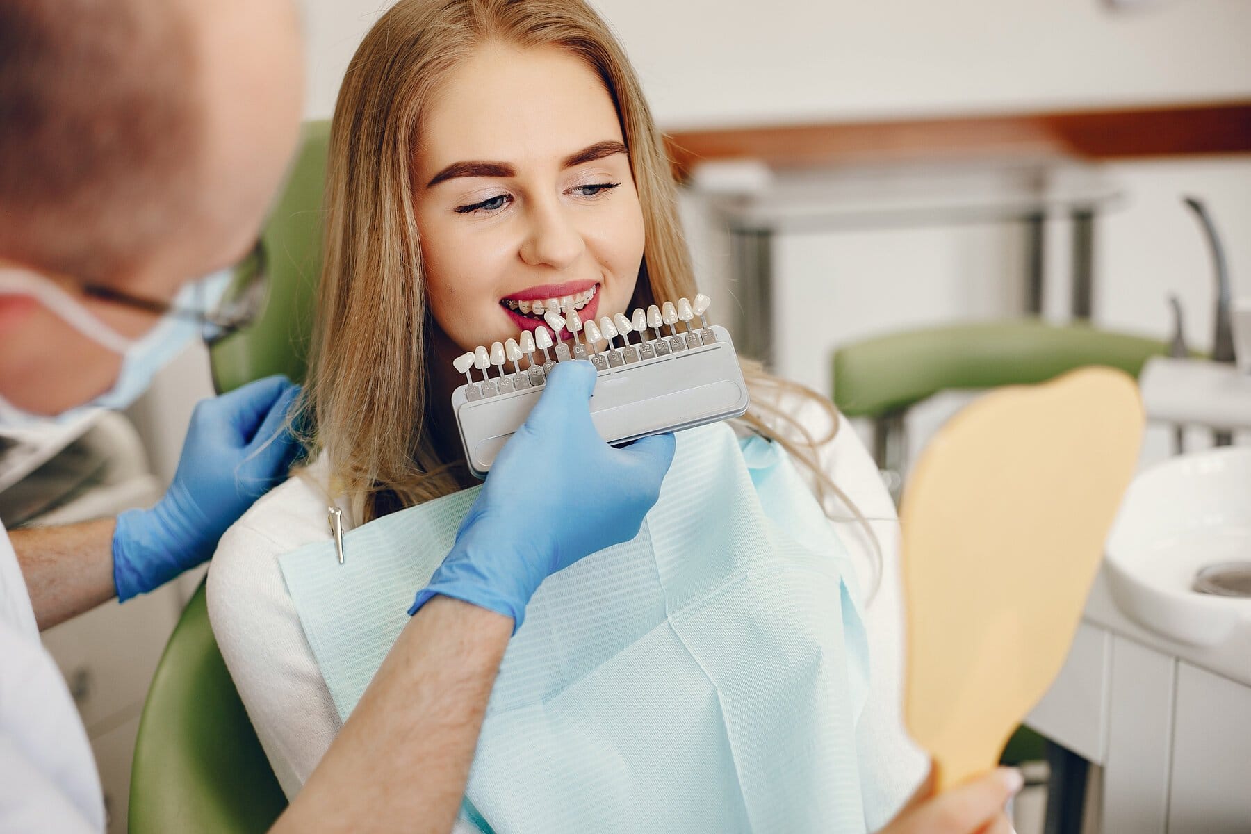 Foto që ilustron stafin profesional të Trio Dental Center, klinika më e mirë për fasetat dentare në Shqipëri.